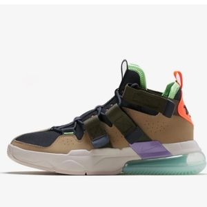 NIKE AIR 270 EDGE (NWOT)